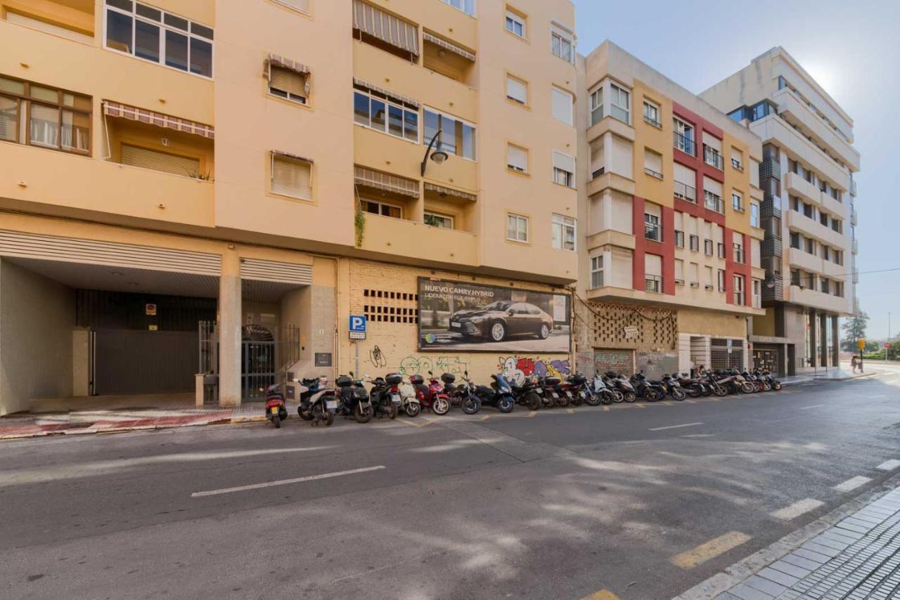 Holidays2malaga Plaza De Toros Vieja & Parking Opcional Appartement *